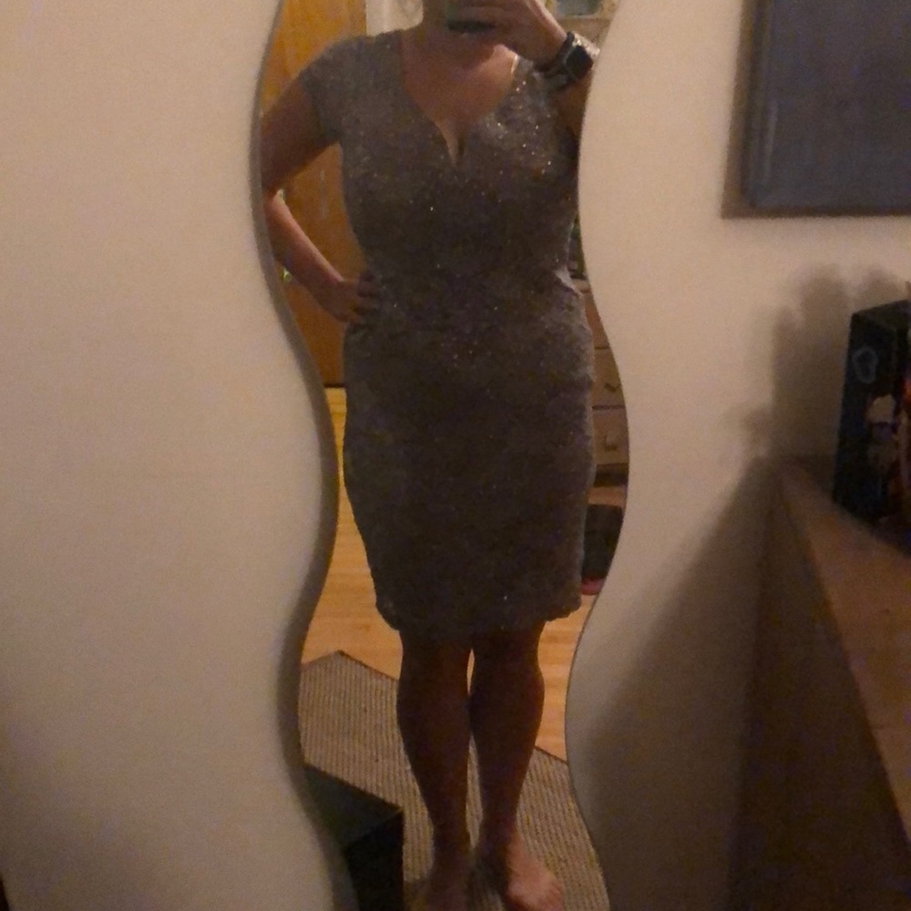 Dress - Picture 6 of 6
